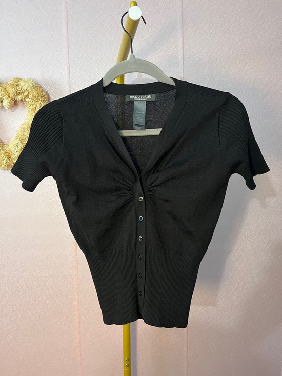 Bisou Bisou Tops - Bisou Bisou Black Short-Sleeve Ruched Button-Up Knit Top